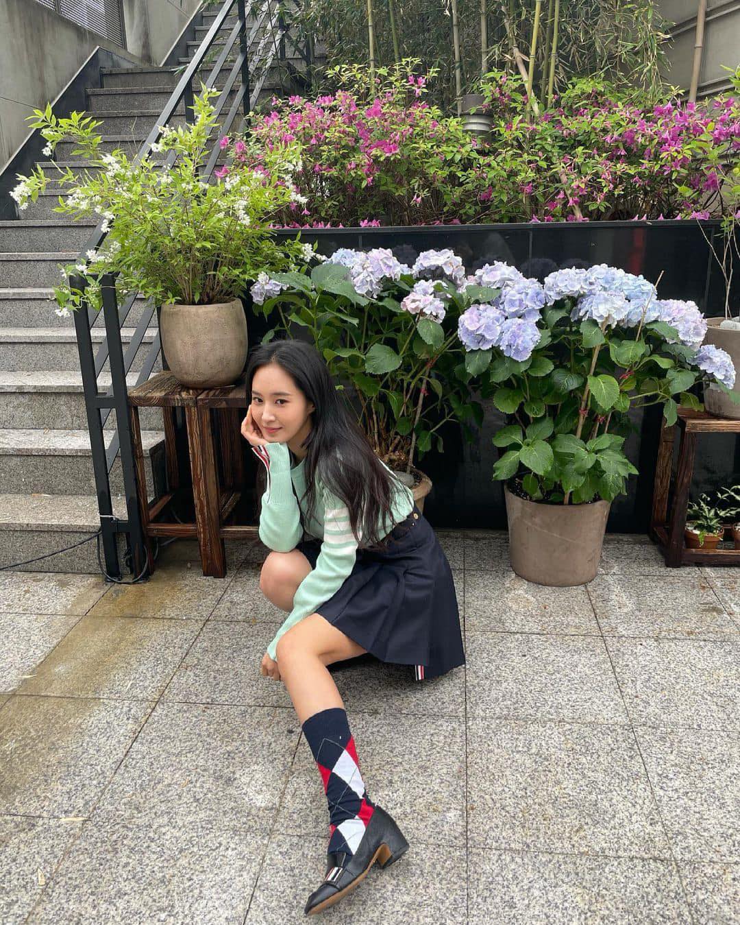톰브라운 플리츠로 프레피무드🩶 이미지7