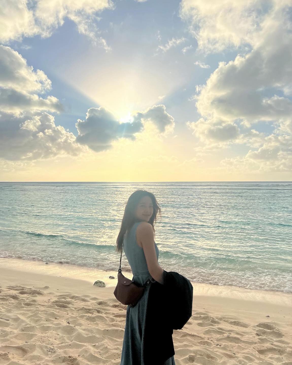 셀럽들도 푹 빠진👜추억의 롱샴백 이미지5