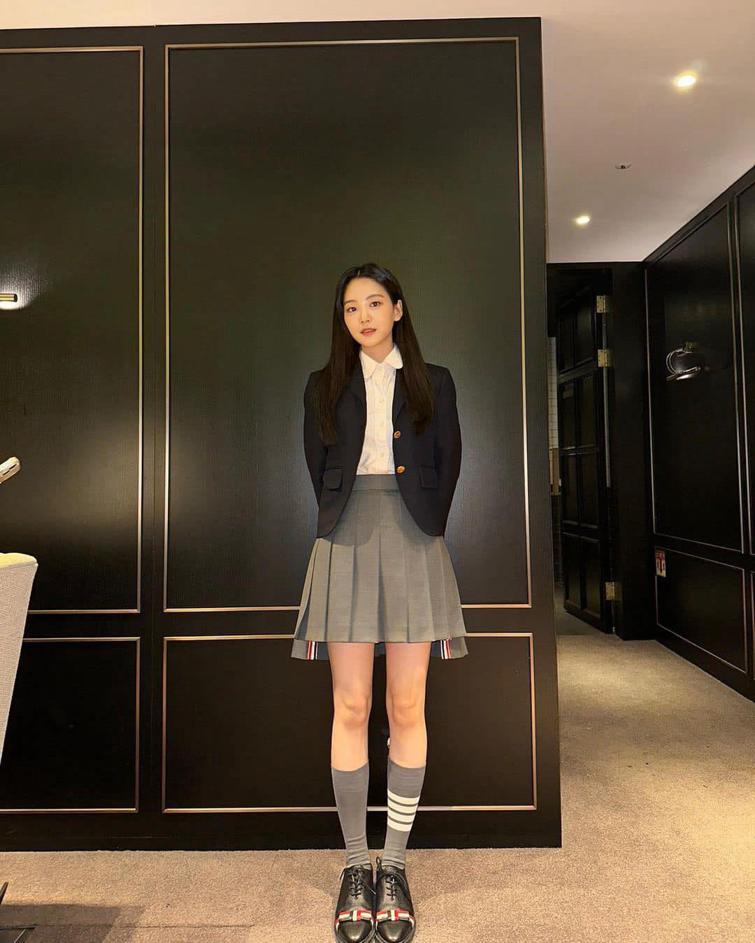 톰브라운 플리츠로 프레피무드🩶 이미지1