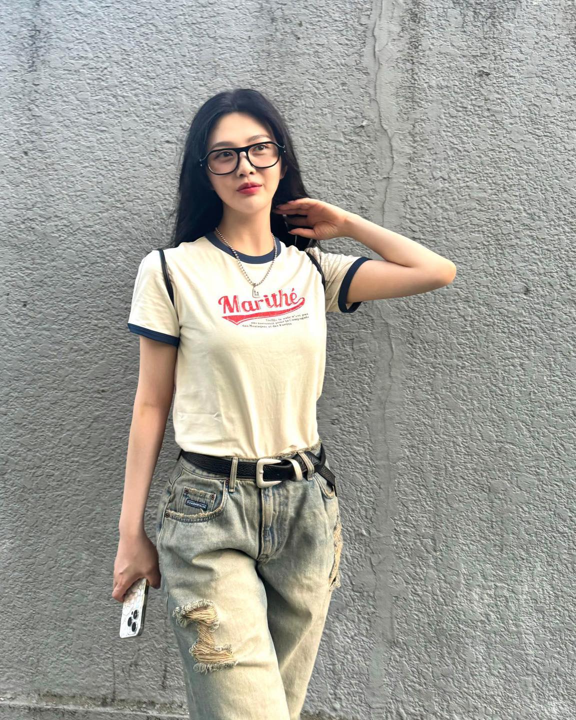 조이처럼 레터링 반팔룩💛🖤참고 이미지