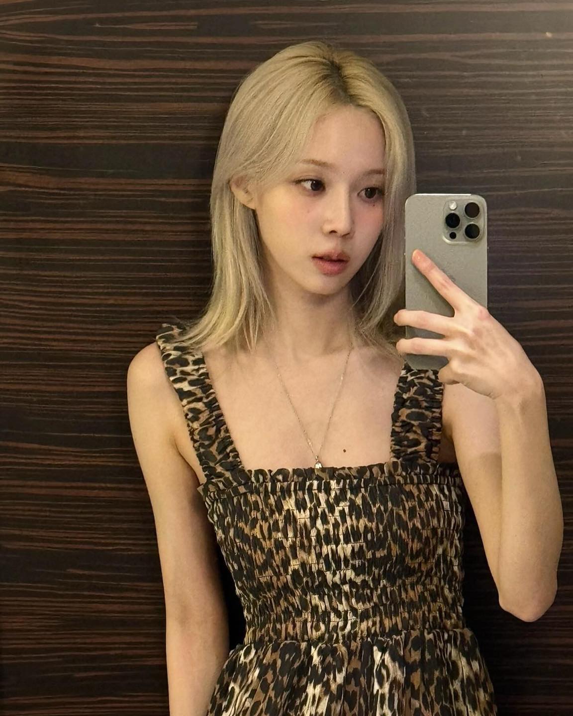 윈터도 픽한 가니의 레오파드템🐆
올해 트렌드 패턴🤎 유니크하고 힙한 @가니템 준비해요🛒

1. 레오파드 플리츠 조르제트 플라운스 스모크 미디 드레스, 48만 5천 원.

2. 레오파드 코튼 포플린 페플럼 틸 블라우스, 25만 5천 원.

3. 레오파드 미니 가니 보우 백, 51만 원.

4. 레오파드 프린트 데님 재킷, 40만 8천 원.

5. 레오파드 테크 페스티벌 백, 17만 2천 원.

6. 레오파드 워시드 코튼 캔버스 드로우스트링 트라우저, 32만 5천 원.

7. 레오파드 데님 맥시 슬릿 스커트, 46만 원. 이미지