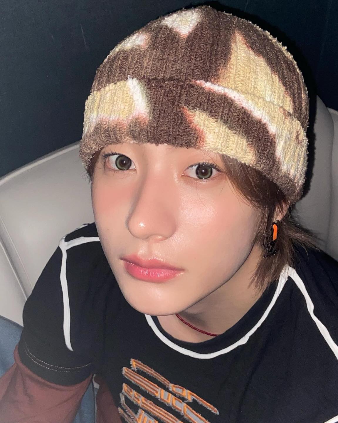 요즘 남돌은 이가리 메이크업🩷
숙취 메이크업으로도 불리는 눈 밑 블러셔 포인트✨잘 어울려🫢 이미지6