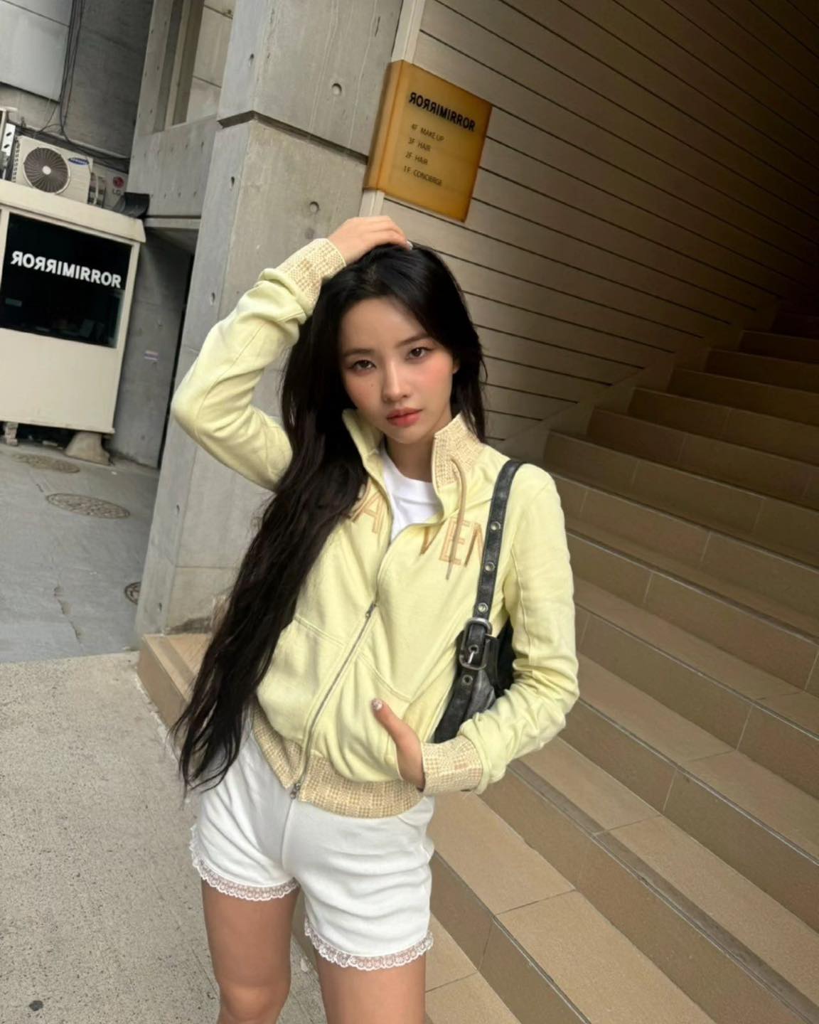 프릴 속바지가 트렌드라고요?🫨
요즘 언니들의 핫템 블루머즈🩳🤍 이번 여름에 @가능해?🤔 이미지1